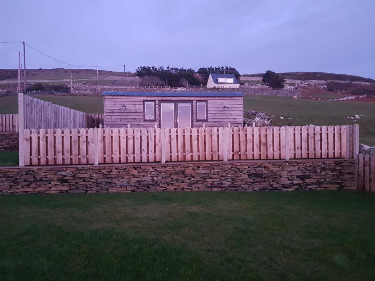 Hotel Allibella Shepherds Hut, Amazing Seaview, Private Garden, Pet Friendly *