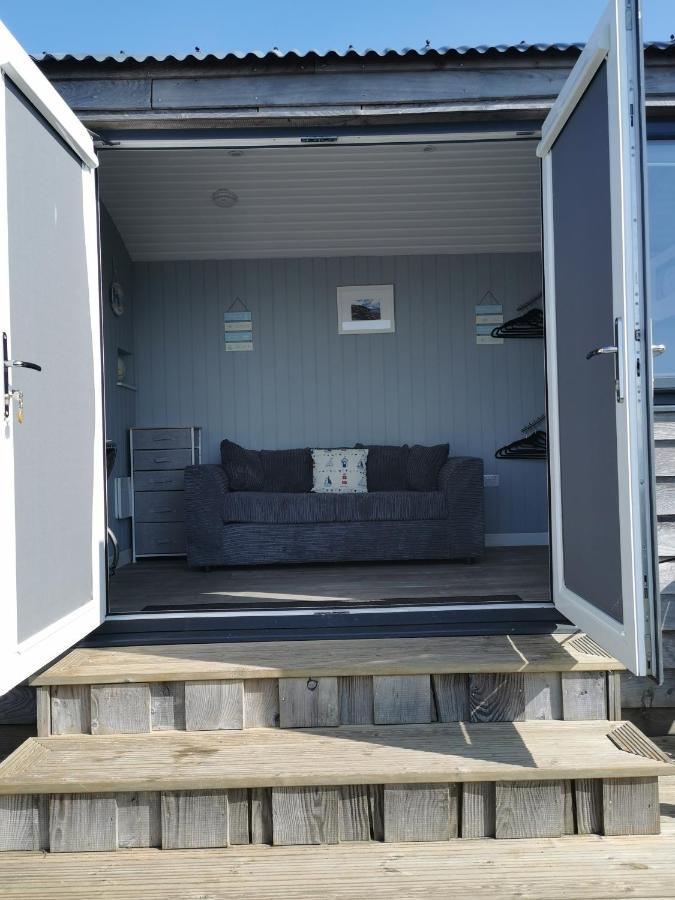 Allibella Shepherds Hut, Amazing Seaview, Private Garden, Pet Friendly *
