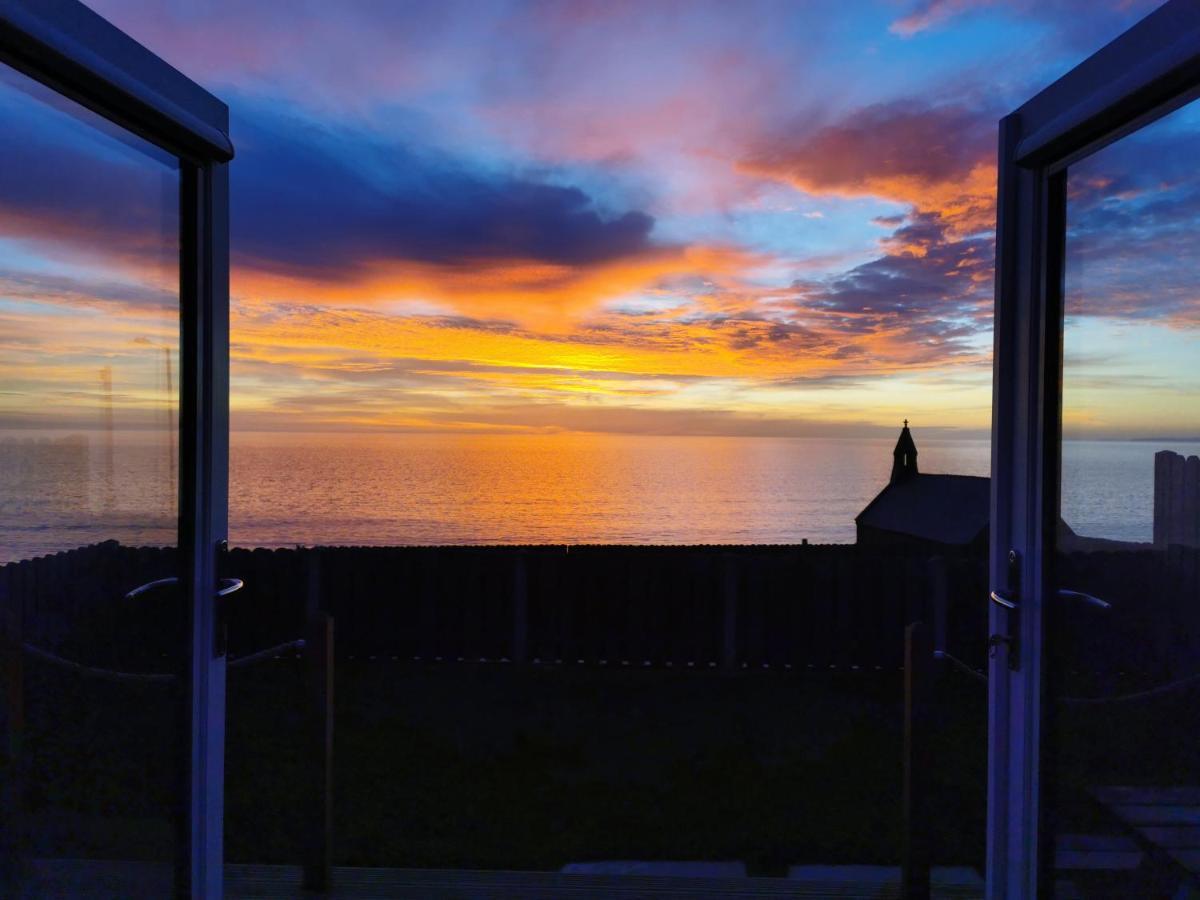 Hotel Allibella Shepherds Hut, Amazing Seaview, Private Garden, Pet Friendly